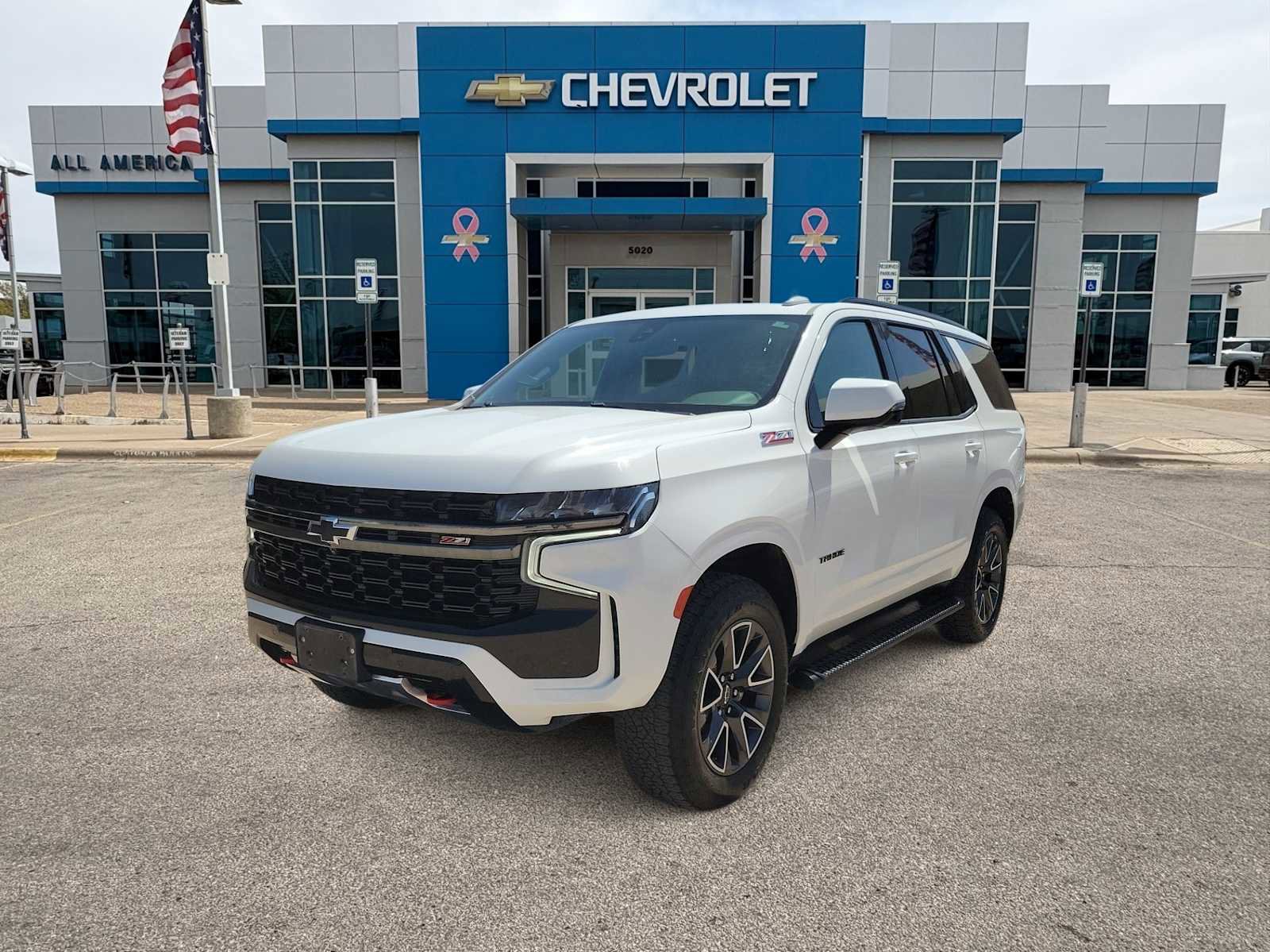 Used 2021 Chevrolet Tahoe Z71 w/ Z71 Off-Road Package image 2