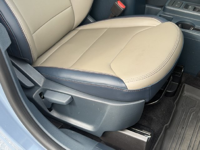 Used 2025 Ford Maverick Lariat w/ 4K Tow Package AWD/4WD image 17