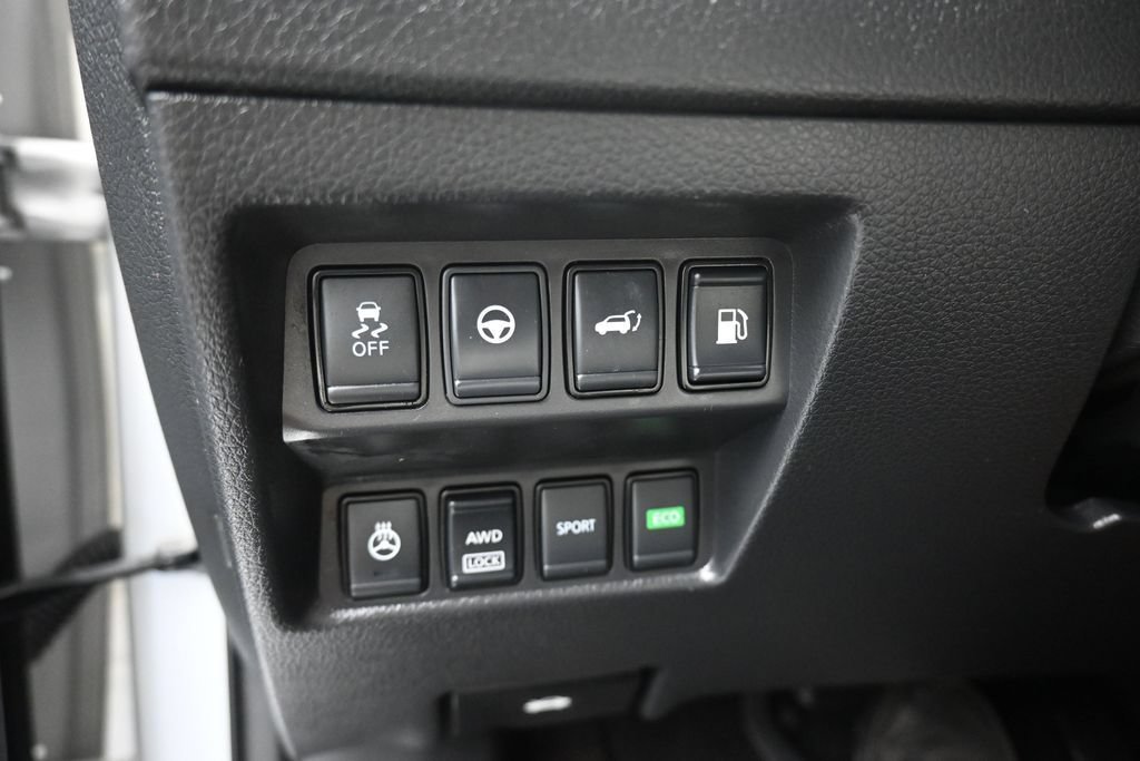 Used 2020 Nissan Rogue SV w/ Premium Package AWD/4WD image 31