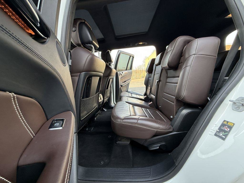 Used 2015 Mercedes-Benz GL 63 AMG 4MATIC image 21