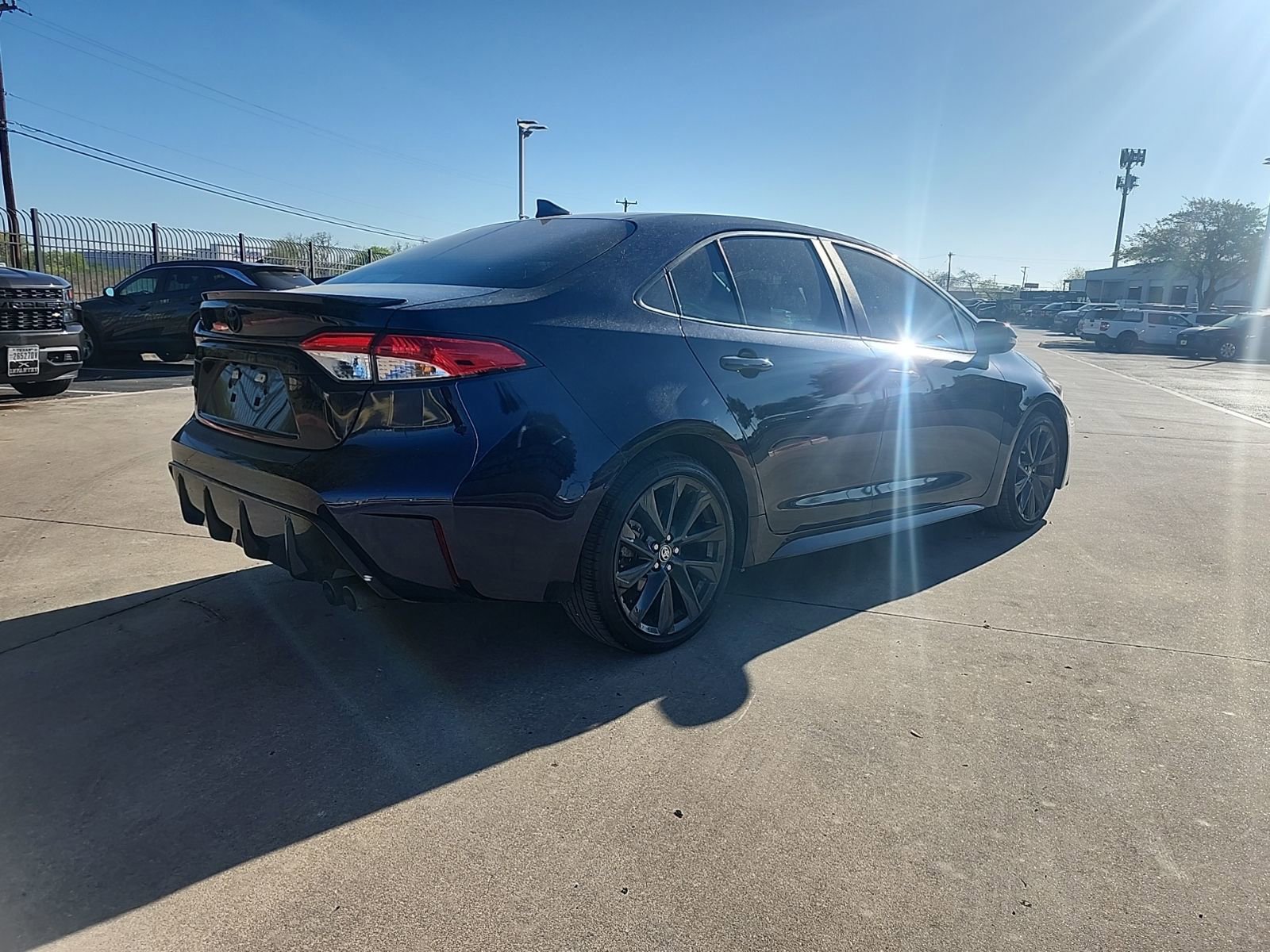 Used 2023 Toyota Corolla SE FWD image 3