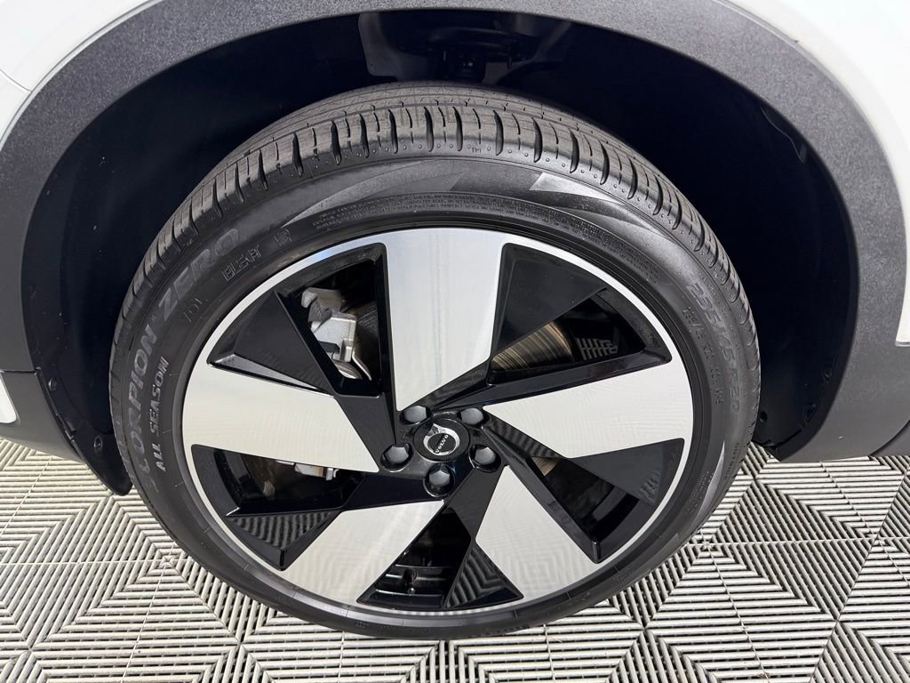 Used 2023 Volvo XC40 Recharge Ultimate w/ Protection Package Premier image 11
