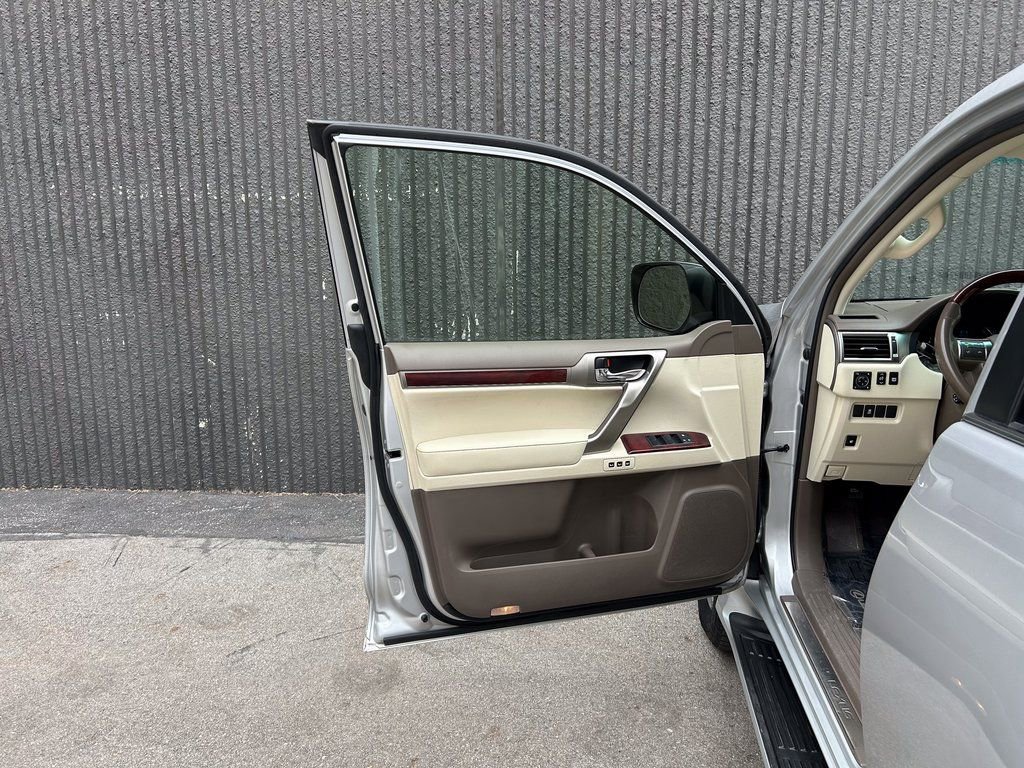 Used 2012 Lexus GX 460 w/ Comfort Plus Pkg image 14