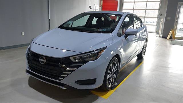 Used 2025 Nissan Versa SV w/ Trunk Package FWD image 18