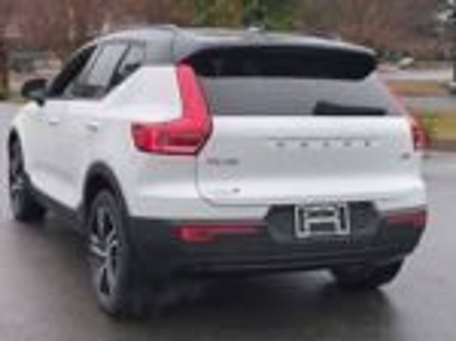 Used 2021 Volvo XC40 T5 R-Design image 7