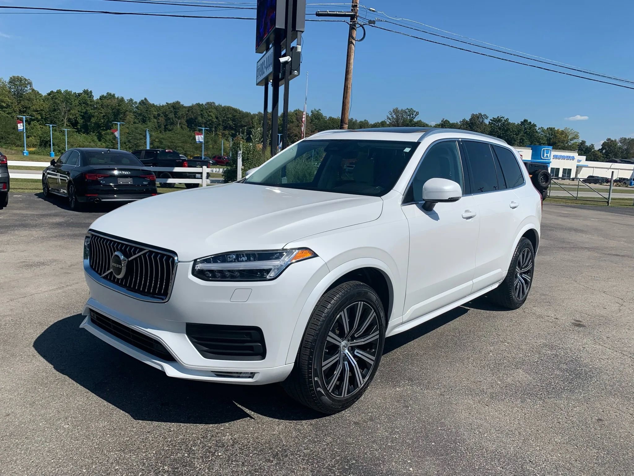 Used 2023 Volvo XC90 B5 Core w/ Protection Package Premier image 1