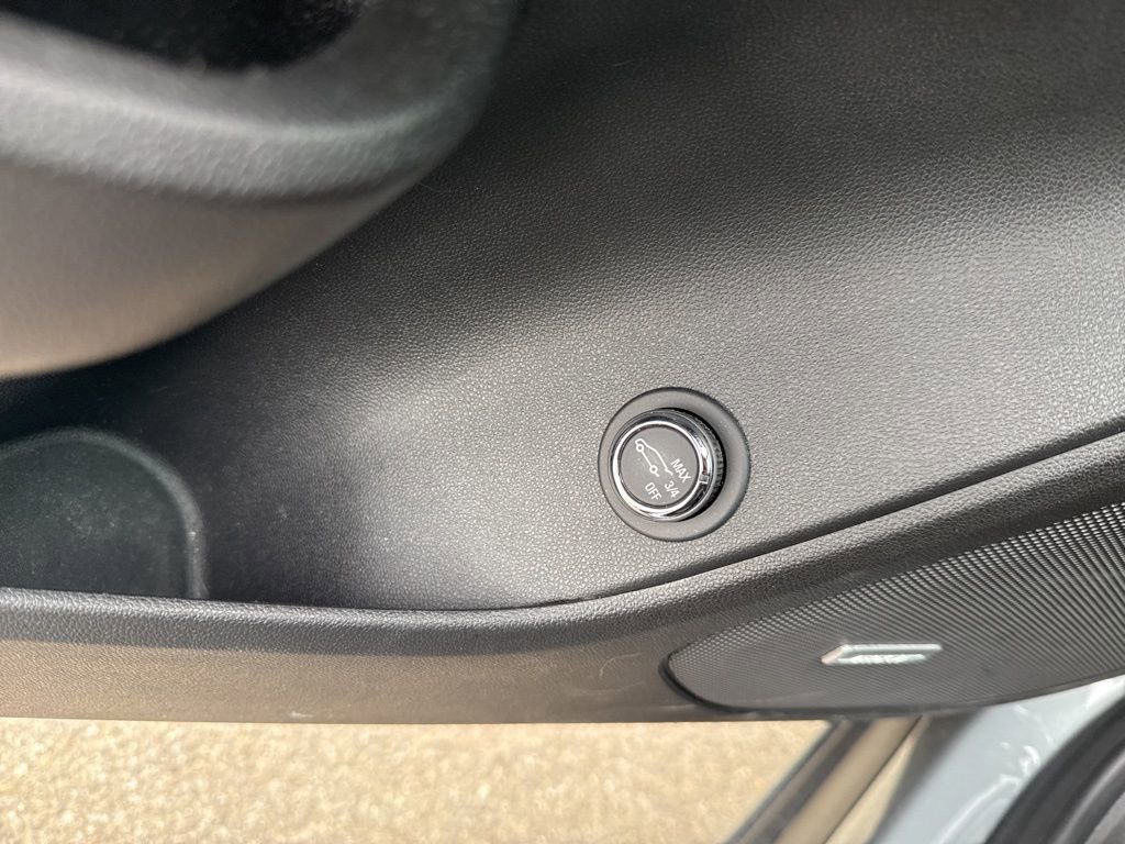 Used 2023 Chevrolet Blazer RS w/ Driver Confidence II Package image 9