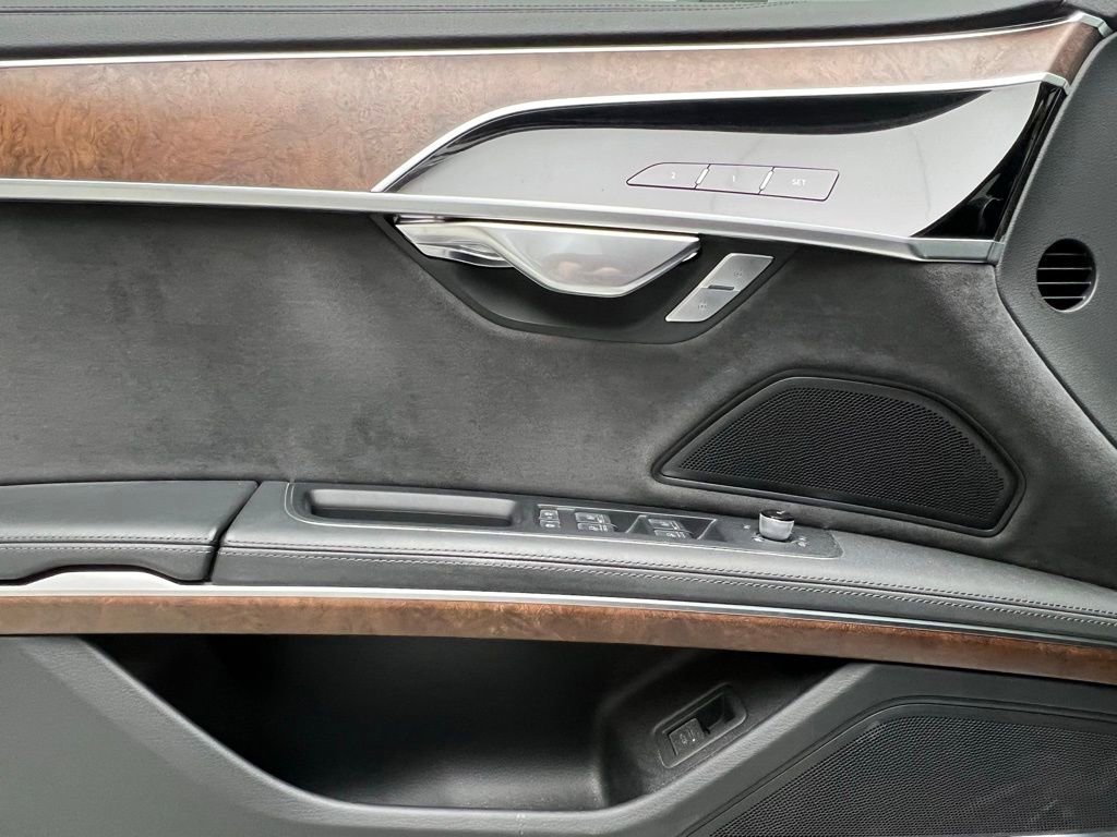 Used 2023 Audi A8 L 3.0T image 19