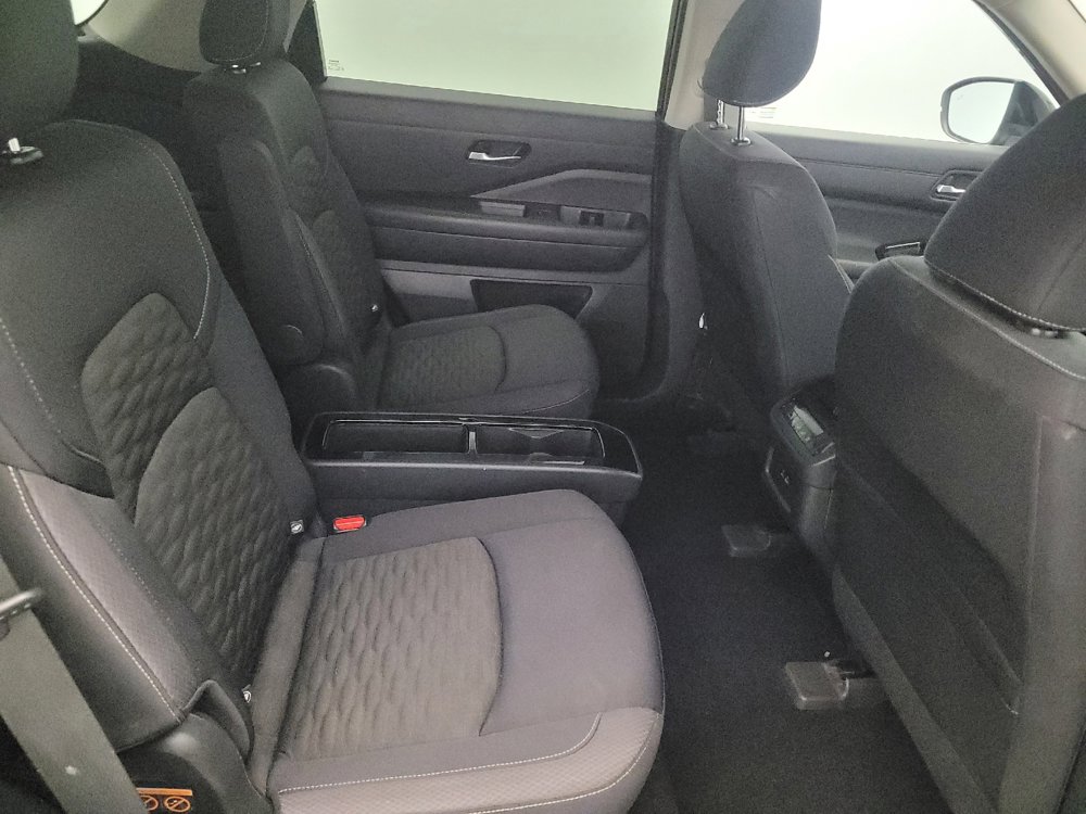 Used 2022 Nissan Pathfinder SV w/ SV Premium Package image 19