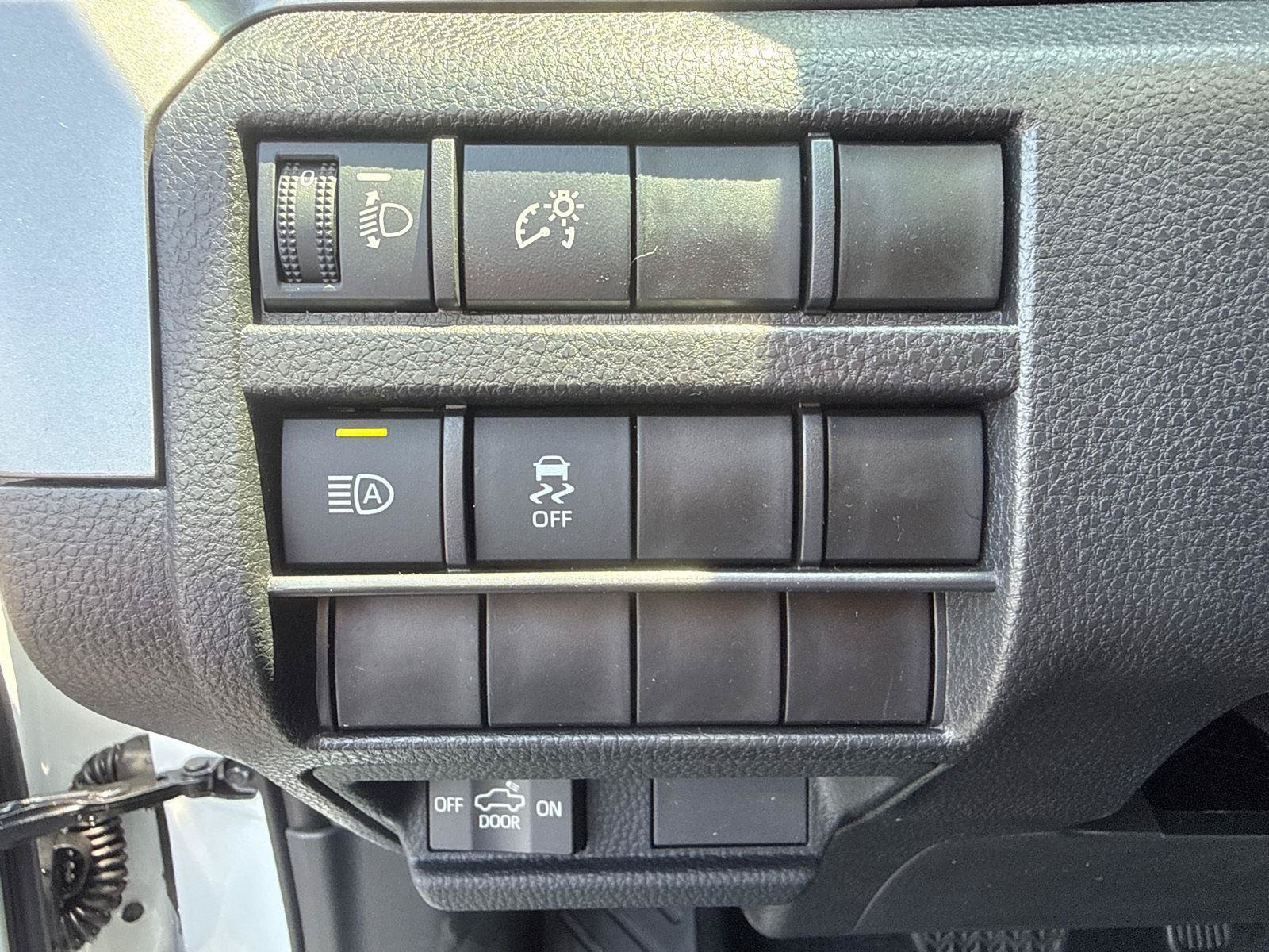 Used 2026 Toyota Tacoma SR5 AWD/4WD image 12