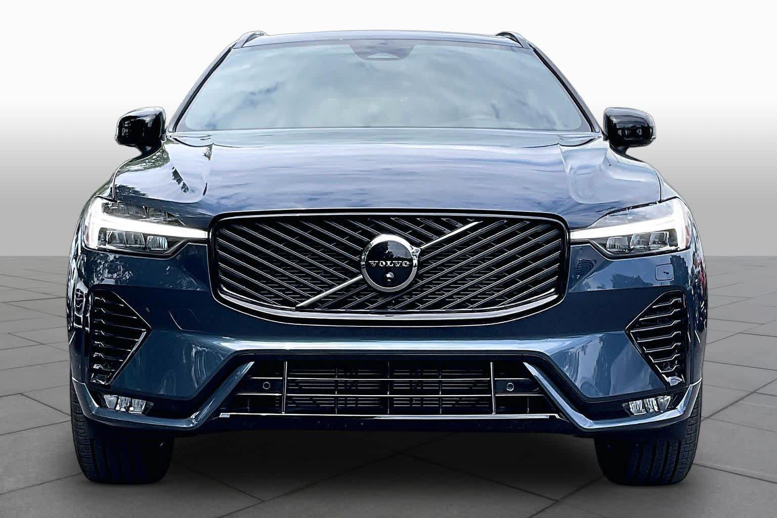 Used 2026 Volvo XC60 B5 Plus w/ Climate Package AWD/4WD image 3