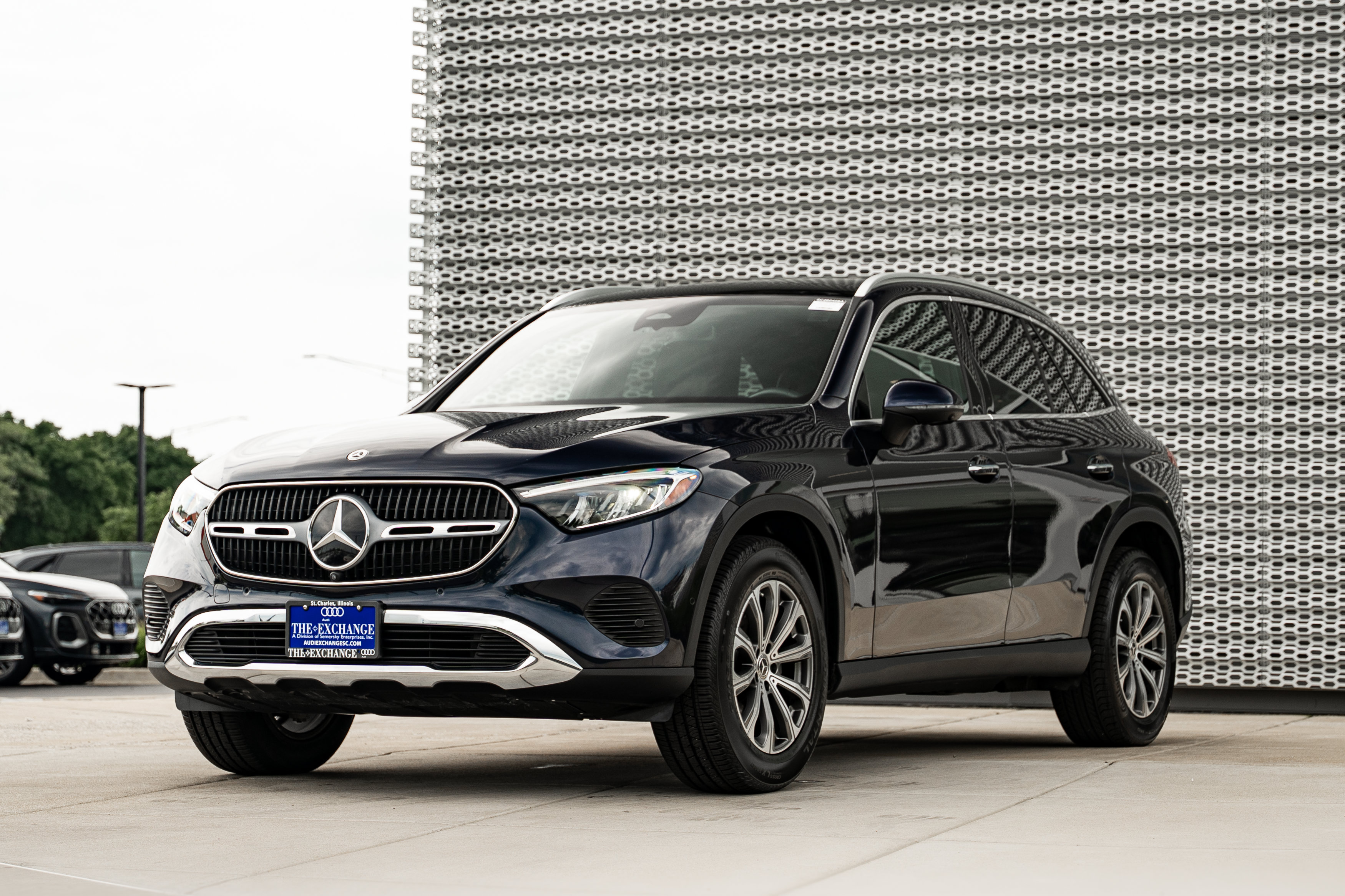 Used 2024 Mercedes-Benz GLC 300 4MATIC image 7