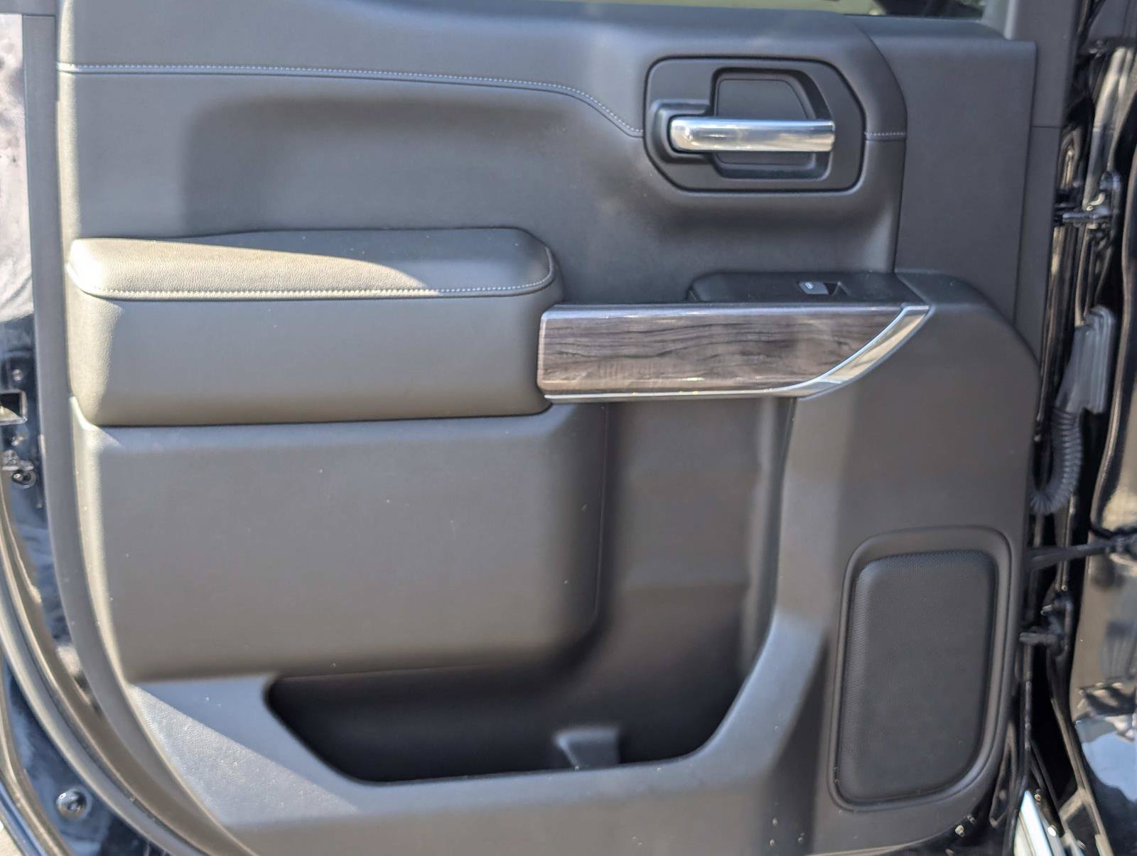 Used 2019 Chevrolet Silverado 1500 LTZ AWD/4WD image 20