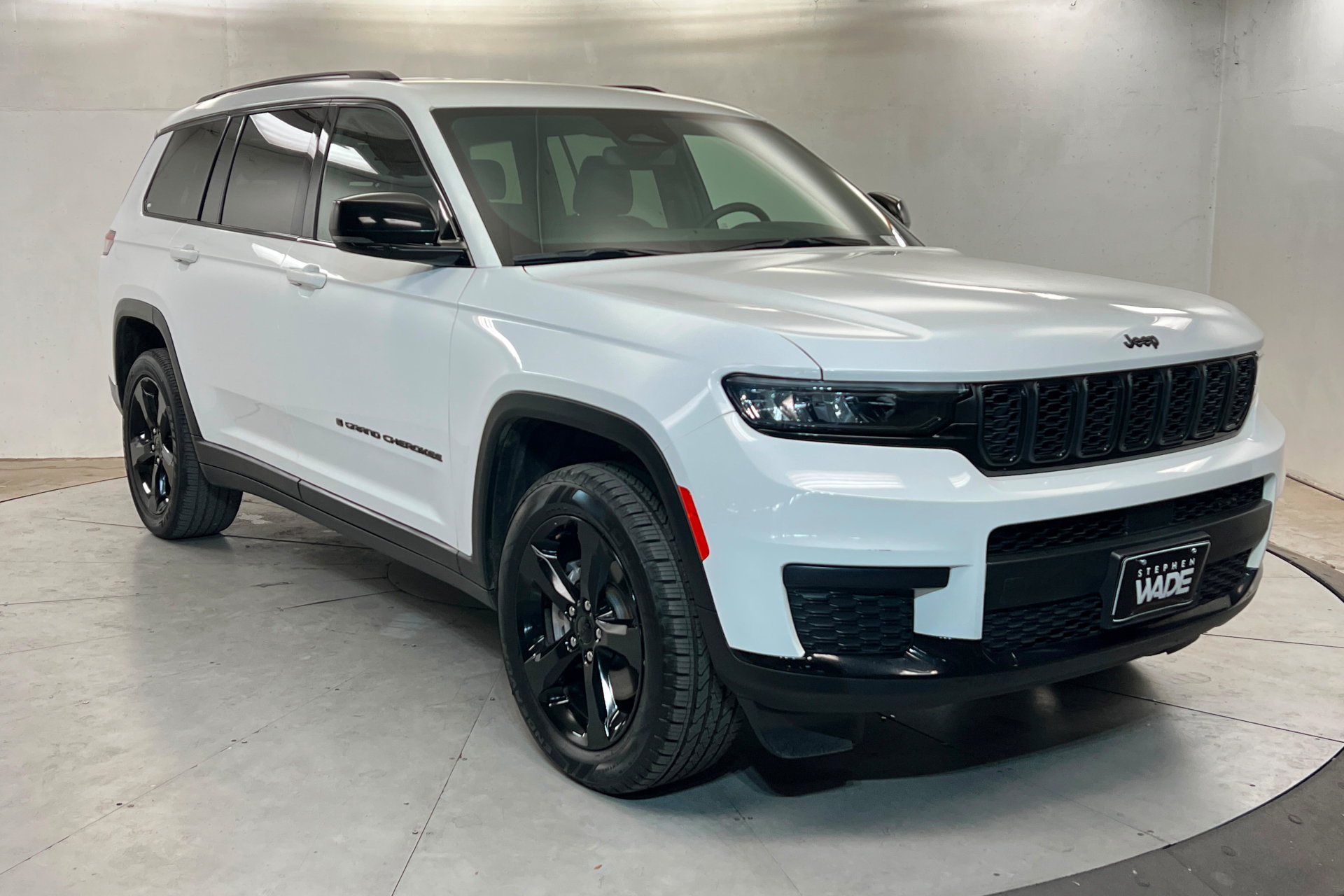 Used 2023 Jeep Grand Cherokee L Laredo AWD/4WD image 8