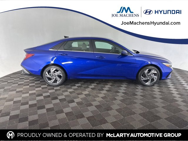 Used 2024 Hyundai Elantra SEL w/ Convenience Package image 4