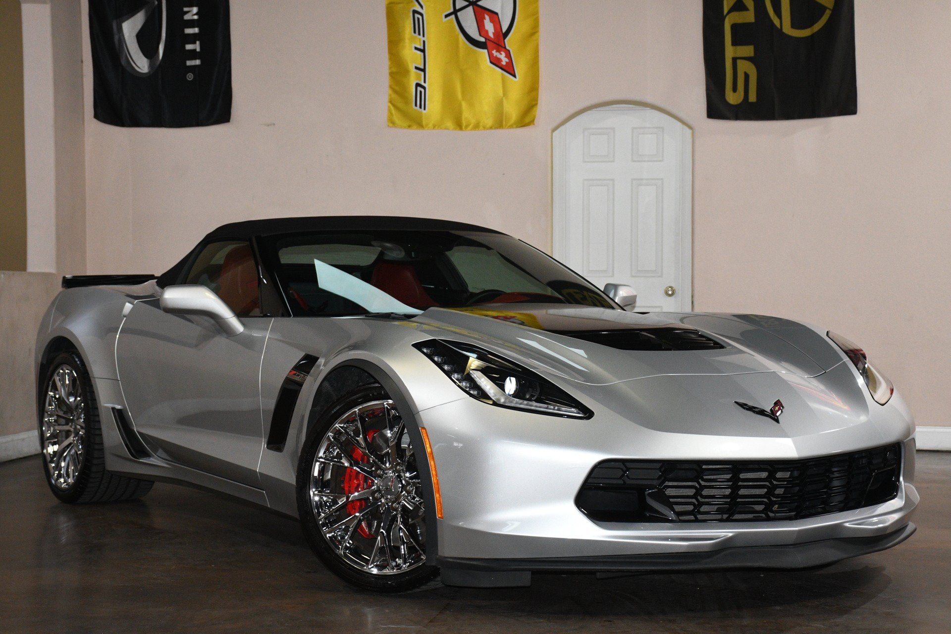 Used 2015 Chevrolet Corvette Z06 w/ 3LZ Preferred Equipment Group RWD image 3