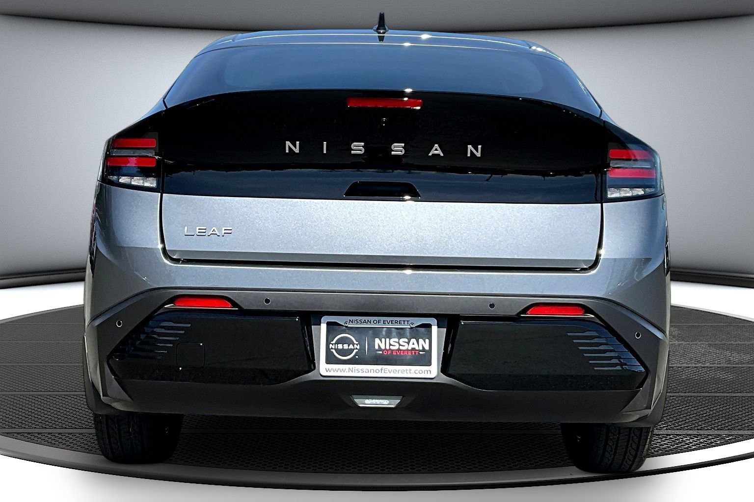 New 2026 Nissan Leaf FWD image 4