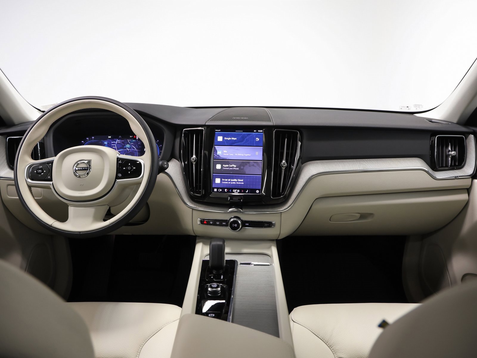 Used 2025 Volvo XC60 B5 Plus w/ Protection Package Premier image 31