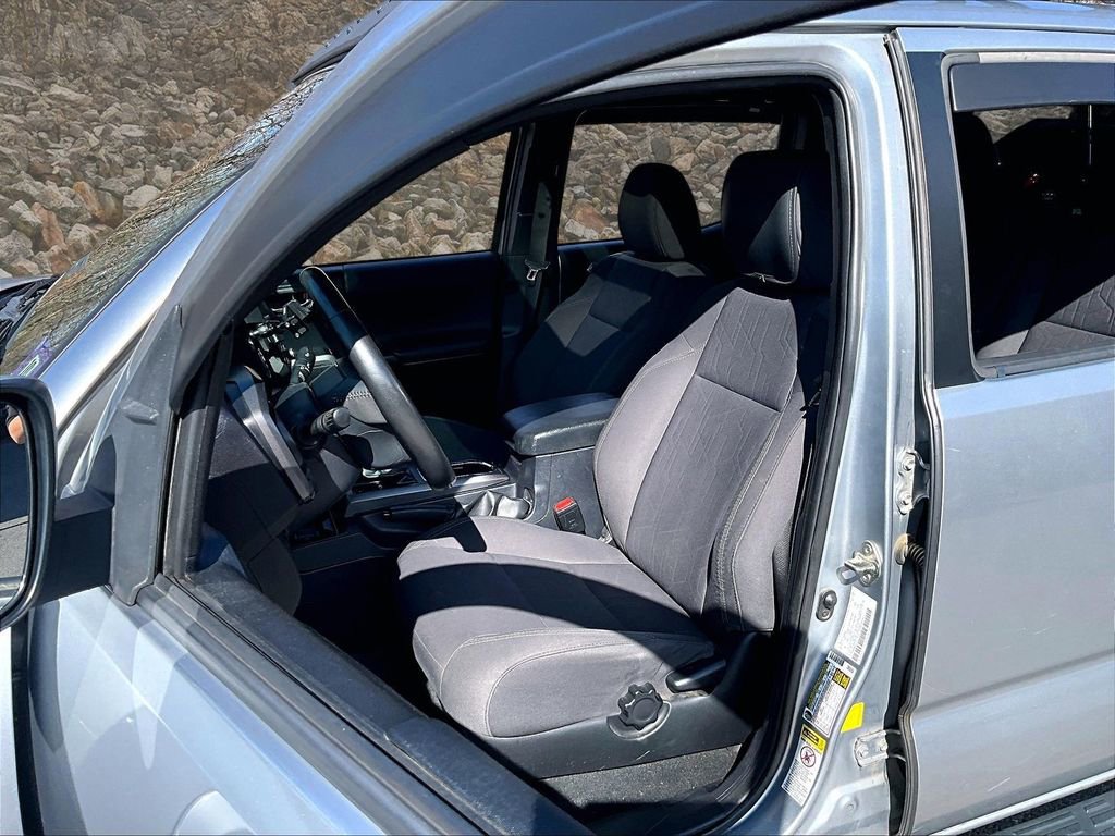 Used 2017 Toyota Tacoma TRD Sport w/ Premium & Technology Package image 23