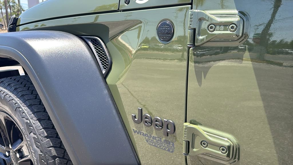 Used 2021 Jeep Wrangler Unlimited Sport AWD/4WD image 10