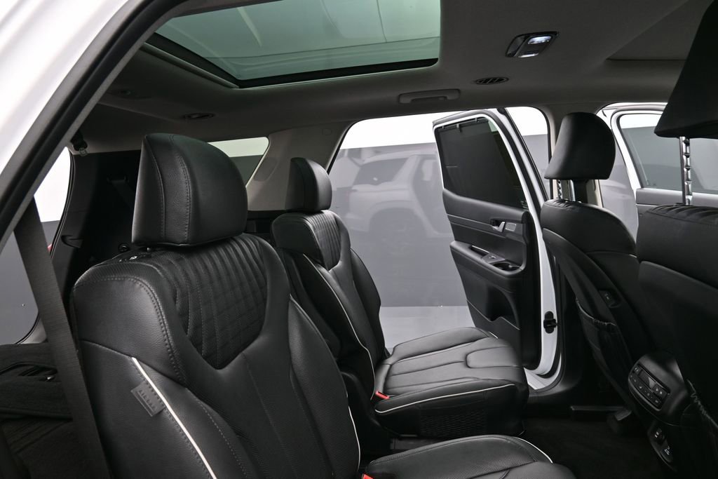 Used 2024 Hyundai Palisade Limited FWD image 15