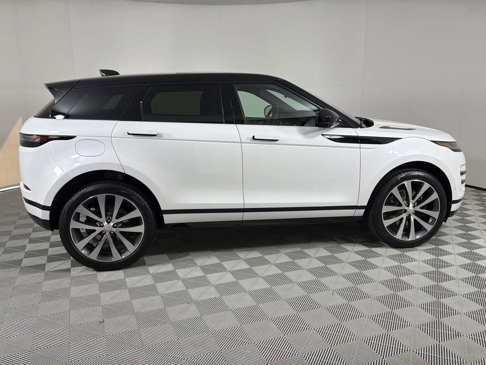 New 2026 Land Rover Range Rover Evoque Dynamic SE image 6