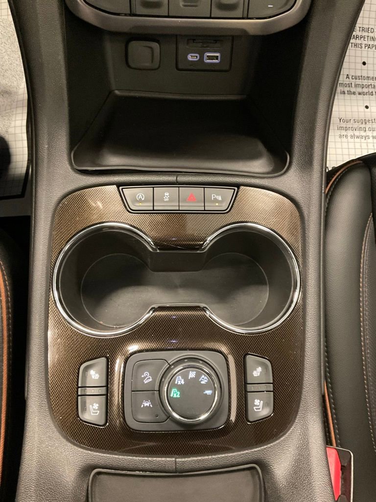 Used 2021 GMC Acadia AT4 w/ Technology Package image 27