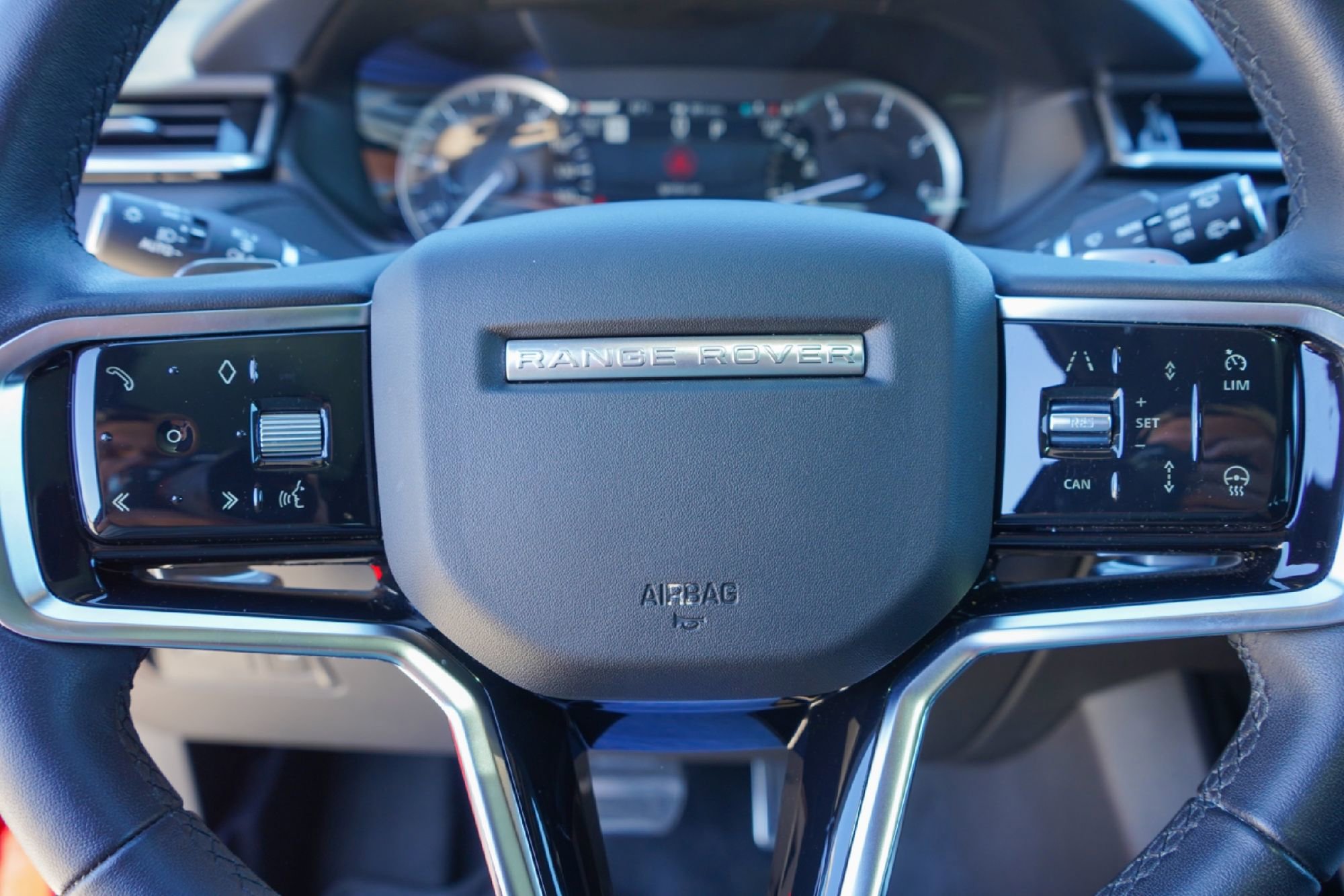 Used 2023 Land Rover Range Rover Velar R-Dynamic S image 10