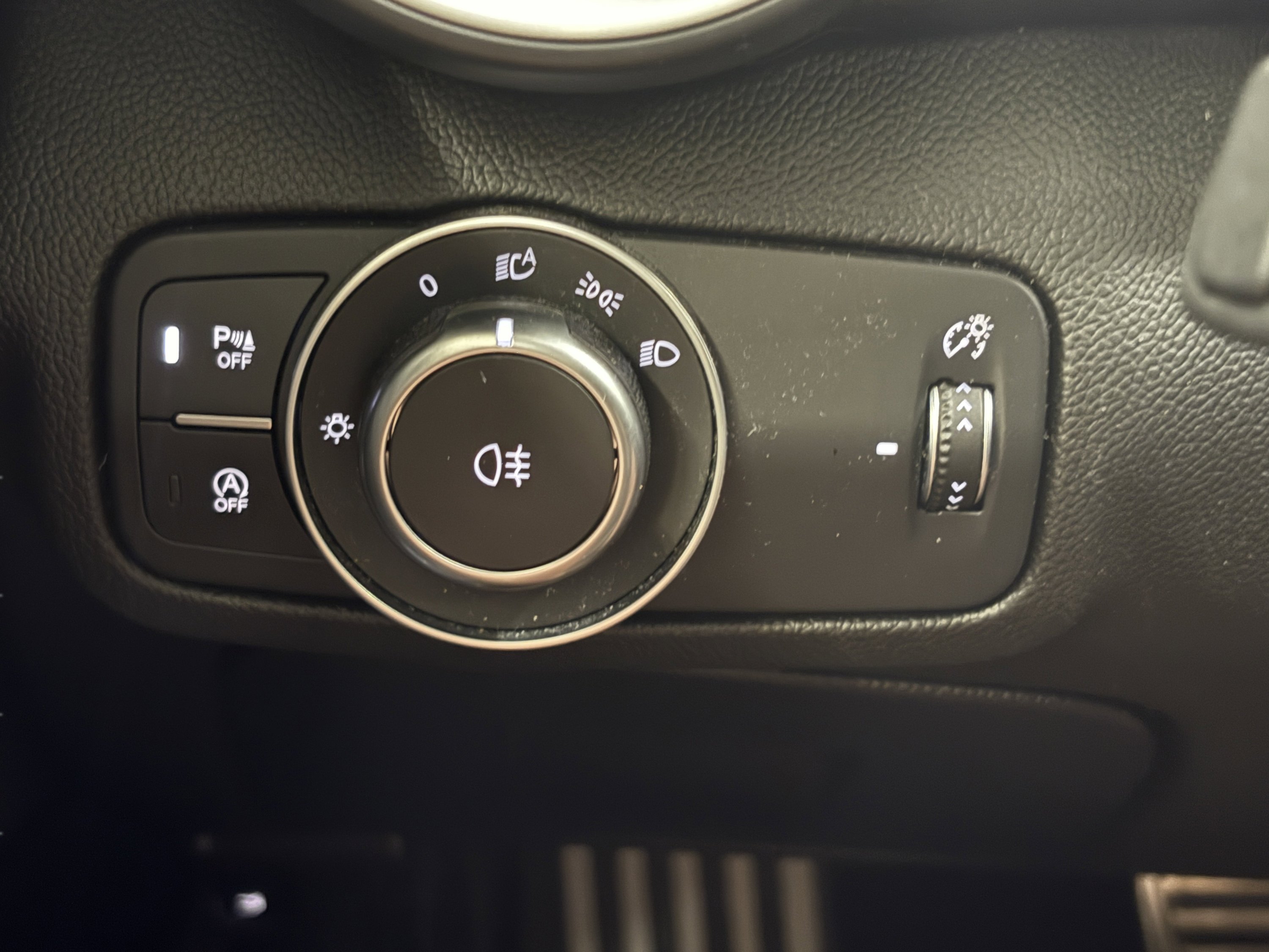 Used 2022 Alfa Romeo Giulia Ti AWD/4WD image 12
