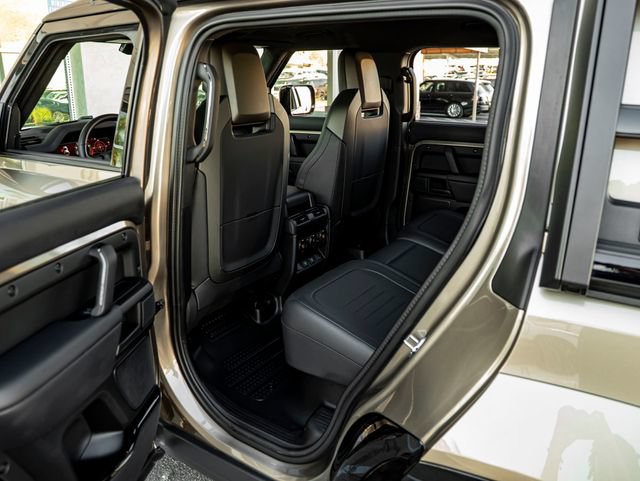 Certified 2025 Land Rover Defender 110 AWD/4WD image 26