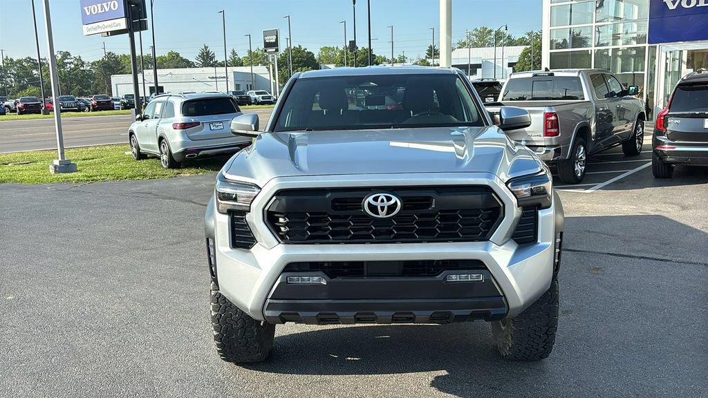Used 2024 Toyota Tacoma TRD Off-Road AWD/4WD image 5
