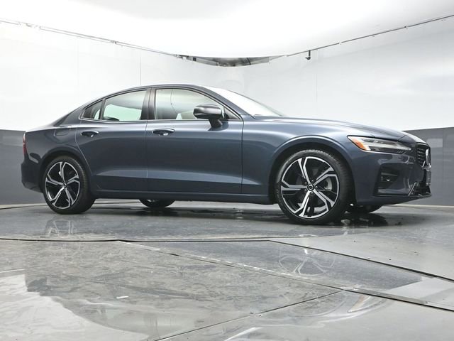 Certified 2025 Volvo S60 B5 Core AWD/4WD image 30