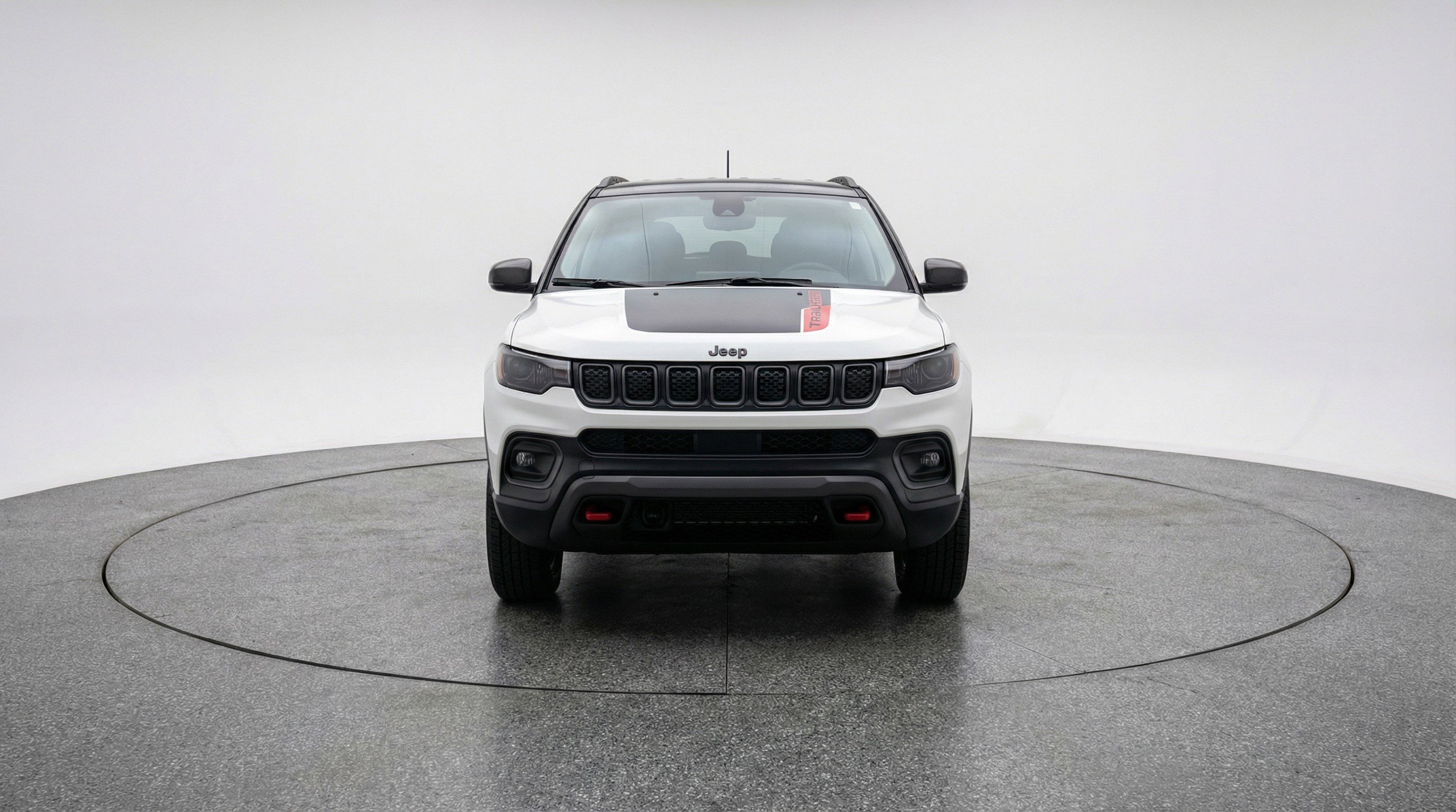 Used 2025 Jeep Compass Trailhawk AWD/4WD image 2