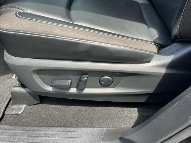 Used 2024 Nissan Pathfinder SL FWD image 34