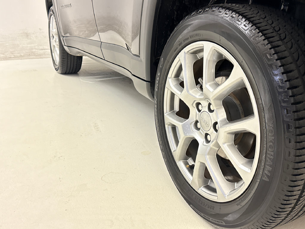 Used 2022 Jeep Compass Latitude AWD/4WD image 12