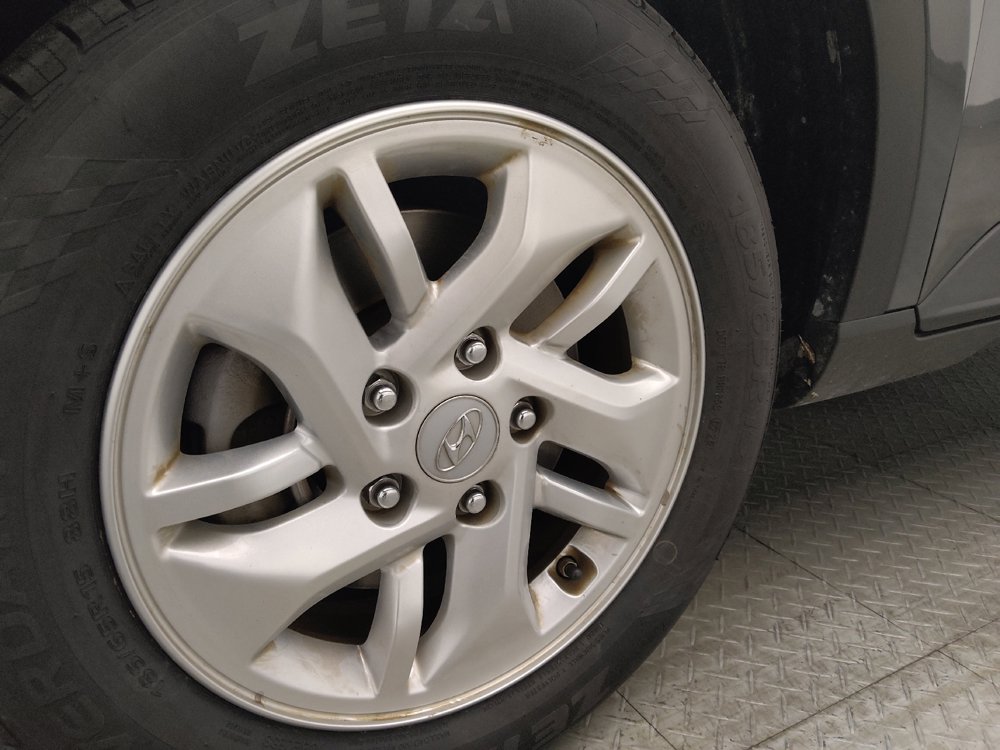 Used 2023 Hyundai Venue SE FWD image 31
