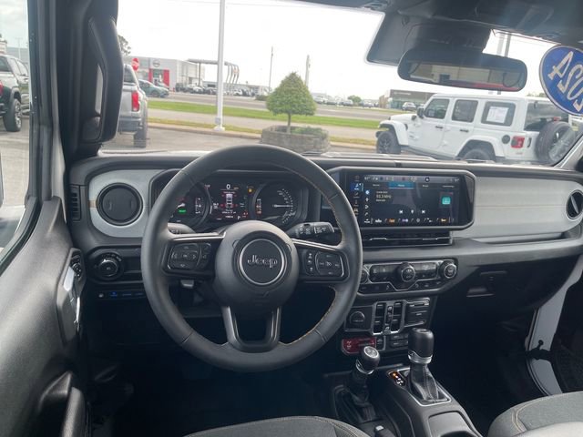 Used 2024 Jeep Wrangler Unlimited AWD/4WD image 18