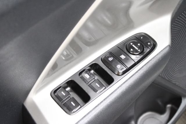 Used 2018 Kia Niro LX FWD image 8
