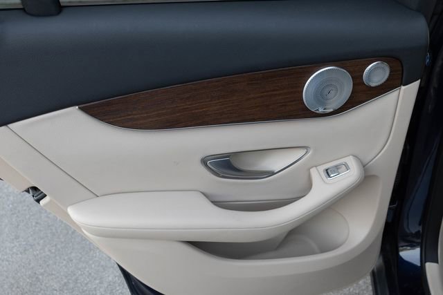 Used 2021 Mercedes-Benz GLC 300 4MATIC image 16