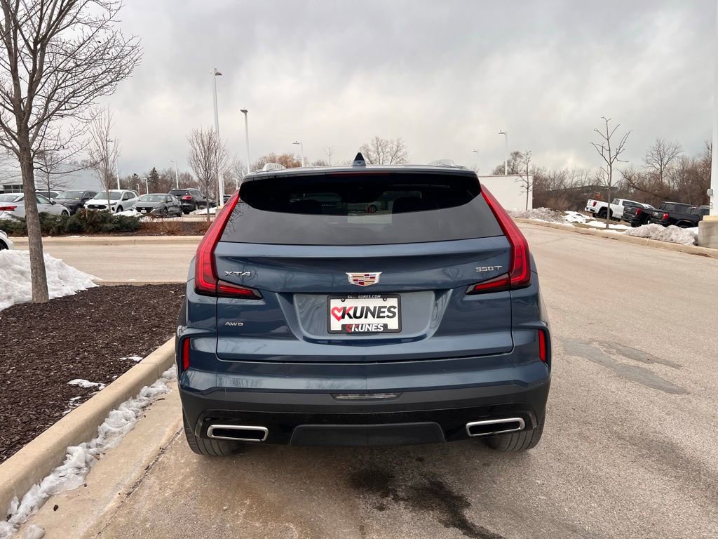 Used 2025 Cadillac XT4 Premium Luxury image 4