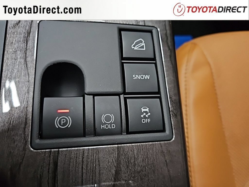 New 2026 Toyota Highlander Platinum AWD/4WD image 18