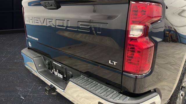 Used 2022 Chevrolet Silverado 1500 LT AWD/4WD image 37