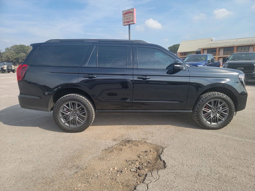 Used 2025 Ford Expedition Platinum w/ Stealth Performance Package image 6