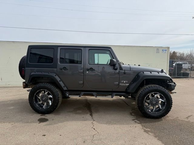 Used 2018 Jeep Wrangler Unlimited Sahara image 8