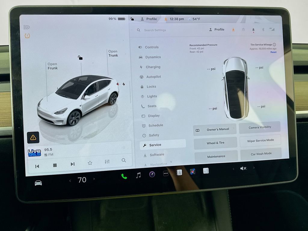 Used 2025 Tesla Model Y Long Range AWD/4WD image 45
