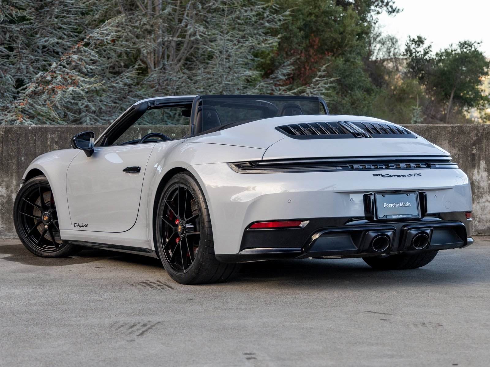 Certified 2025 Porsche 911 Carrera GTS image 3