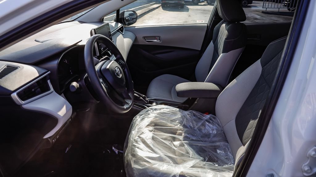 Used 2021 Toyota Corolla LE w/ Carpet Mat Package (TMS) FWD image 21