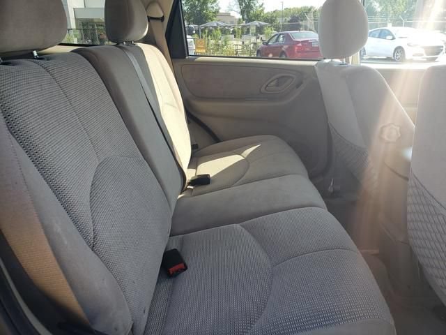 Used 2004 MAZDA Tribute LX w/ Luxury Pkg AWD/4WD image 17