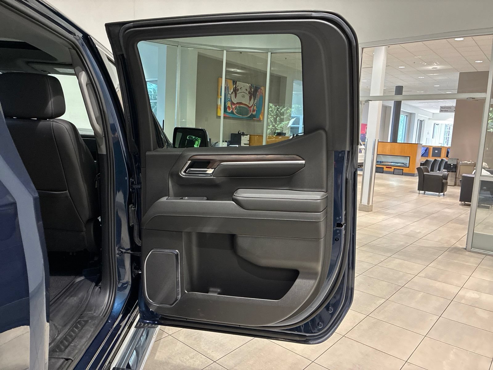 Used 2022 GMC Sierra 1500 SLT w/ SLT Premium Plus Package AWD/4WD image 29
