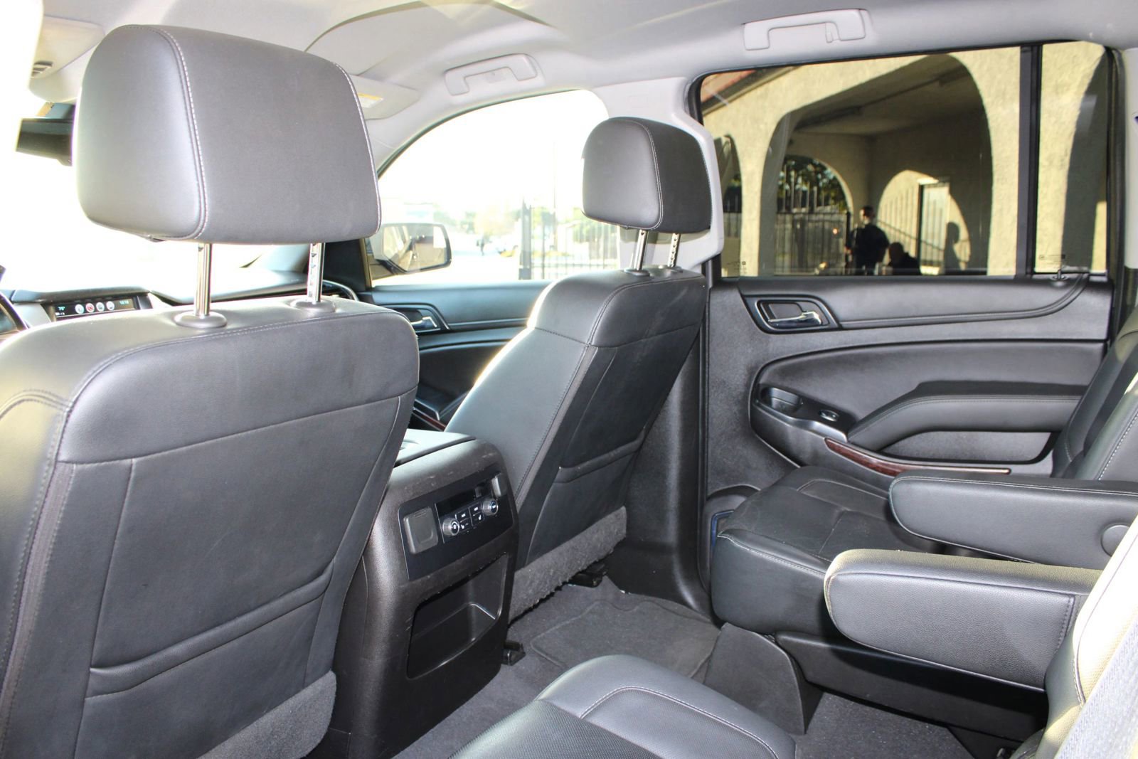 Used 2019 GMC Yukon XL SLT w/ Graphite Performance Edition image 12